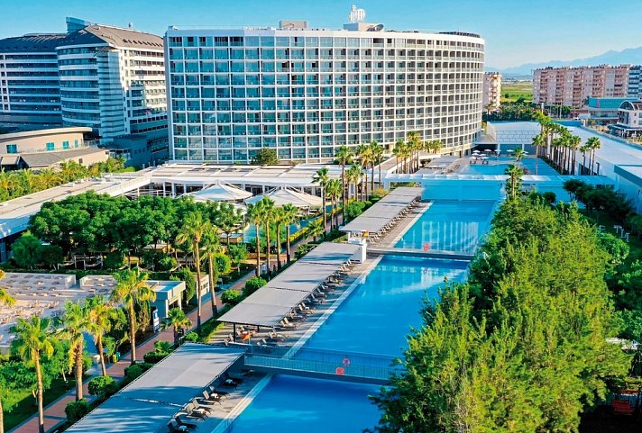 Crystal Centro
