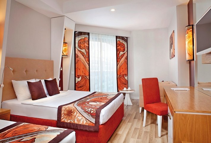 Orange Palace Hotel