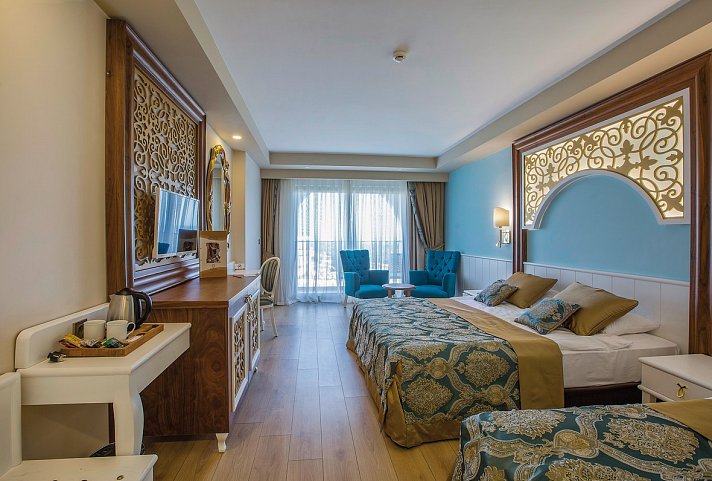 J'adore Deluxe Hotel & Spa