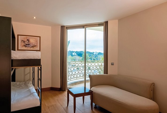 Crystal Prestige Elite & Spa