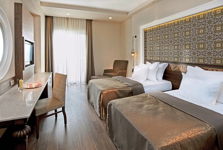 Güral Premier Tekirova - Wohnbeispiel Familienzimmer Deluxe Pool