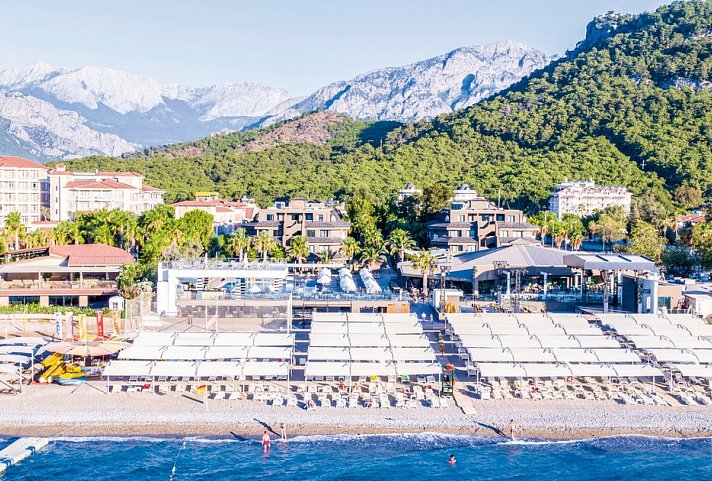 Sailor's Beach Club