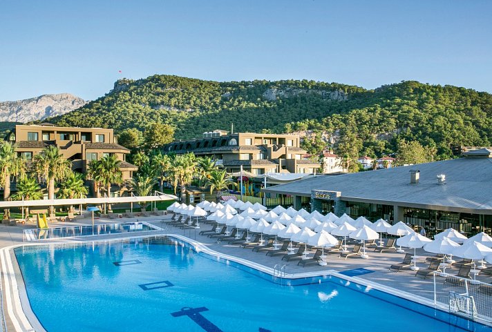 Sailor's Beach Club