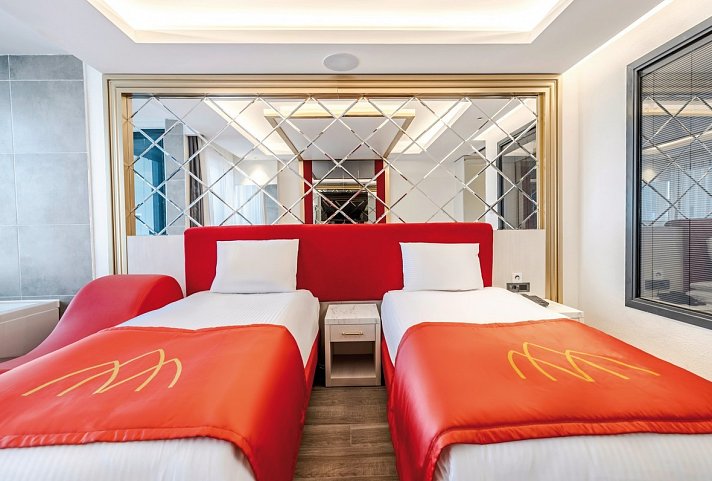 Granada Luxury Red - Wohnbeispiel Doppelzimmer seitl. Meerblick (Zimmercodierung DBN)