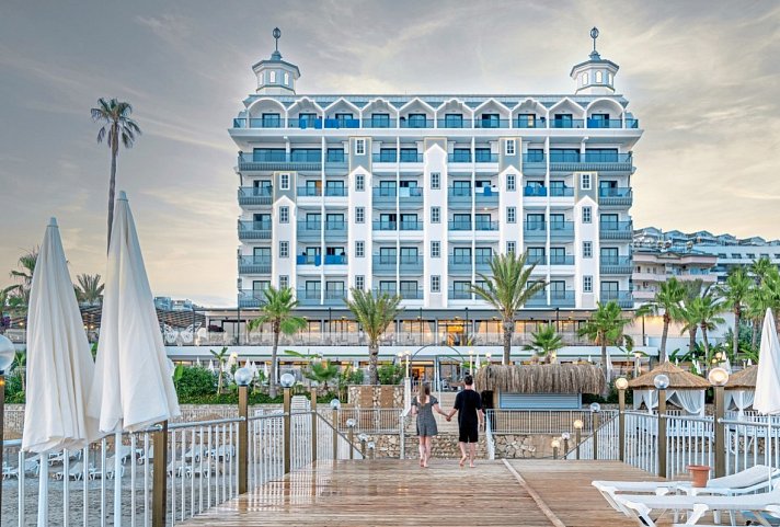Aria Resort & Spa