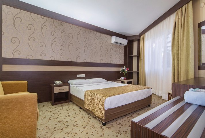 Lonicera World Hotel
