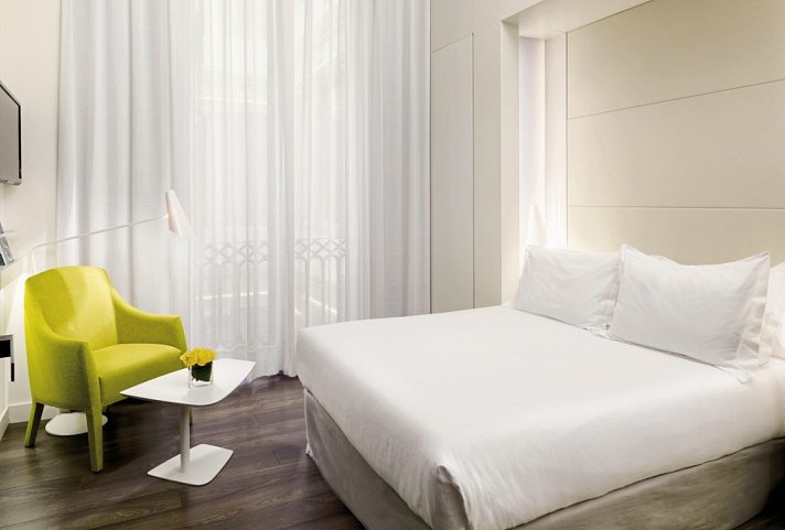 H10 Urquinaona Plaza - Wohnbeispiel Doppelzimmer Standard (Zimmercodierung DG1)