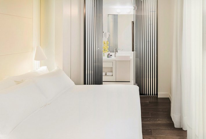 H10 Urquinaona Plaza - Wohnbeispiel Doppelzimmer Standard (Zimmercodierung DG1)