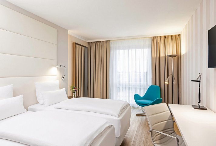 NH Berlin Alexanderplatz - Wohnbeispiel Doppelzimmer (Zimmercodierung DB1)