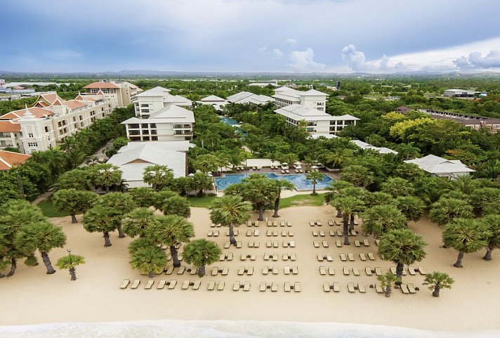 Ravindra Beach Resort & Spa