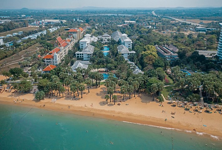 Ravindra Beach Resort & Spa