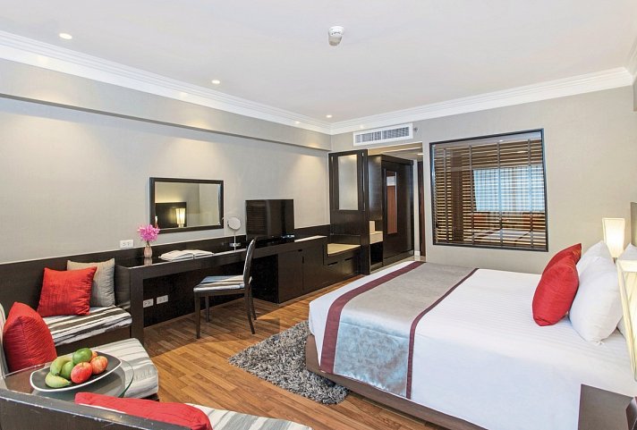 Ramada Plaza by Wyndham Menam Riverside