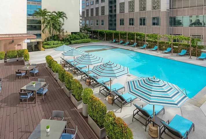 Holiday Inn Bangkok Silom