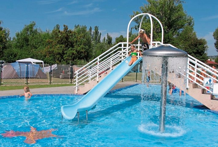 Balatontourist Füred Camping & Bungalows (by Happy Camp)