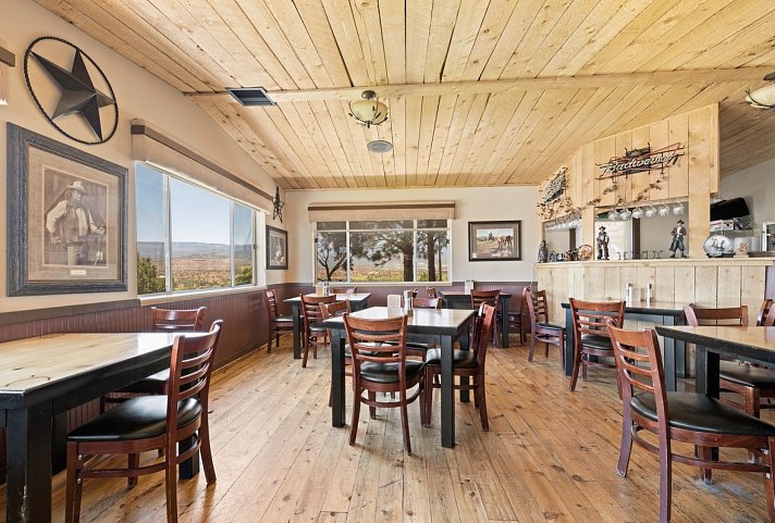 Broken Spur Inn & Steakhouse