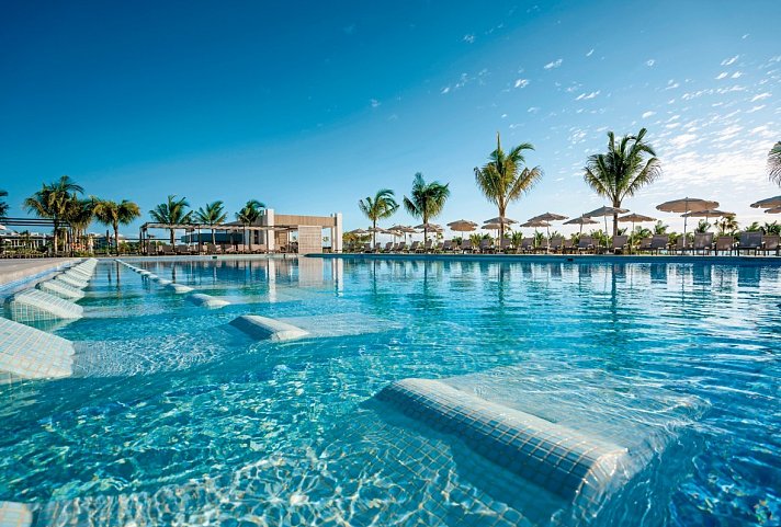 RIU Latino