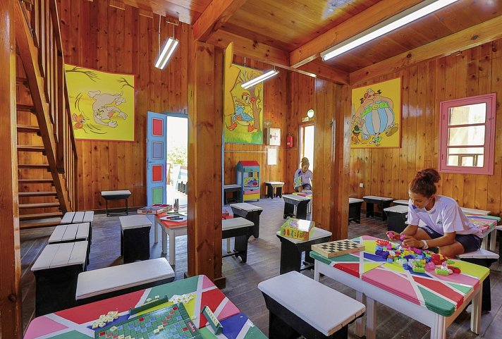 Hari Club Beach Resort