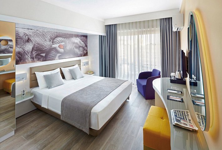 Lalila Blue Suites - Wohnbeispiel Doppelzimmer Landblick (Zimmercodierungen DBL & DCL)