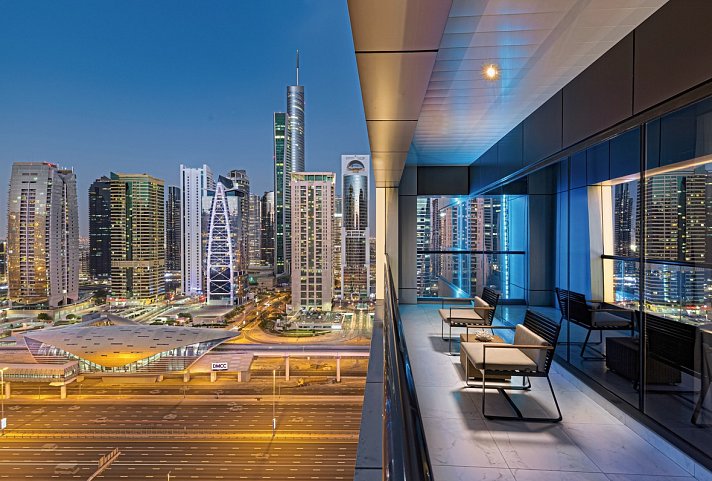 Millennium Place Marina - Wohnbeispiel Deluxe Room (Balcony) (Zimmercodierung UD1)