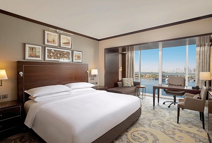 Sheraton Dubai Creek Hotel & Towers