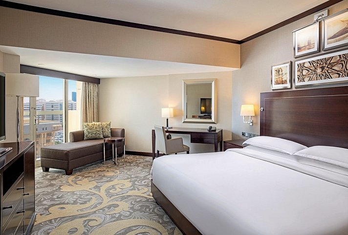 Sheraton Dubai Creek Hotel & Towers