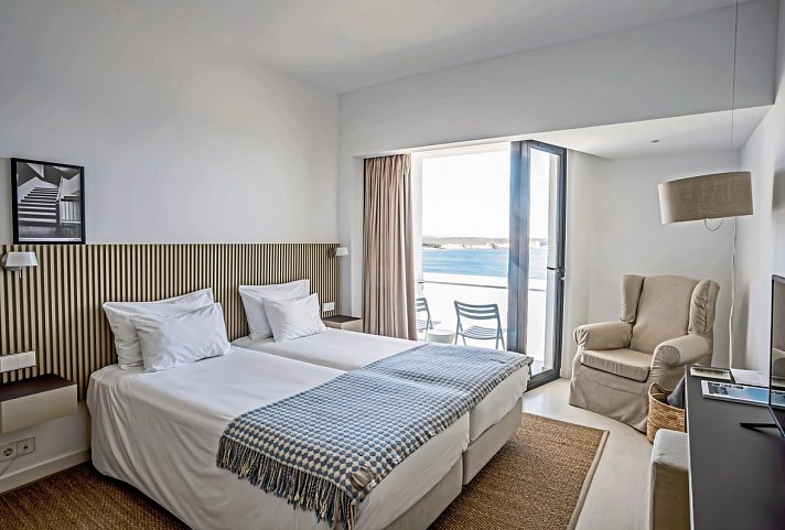 Memmo Baleeira - Wohnbeispiel Doppelzimmer Meerseite (Zimmercodierungen DBC & EC1)