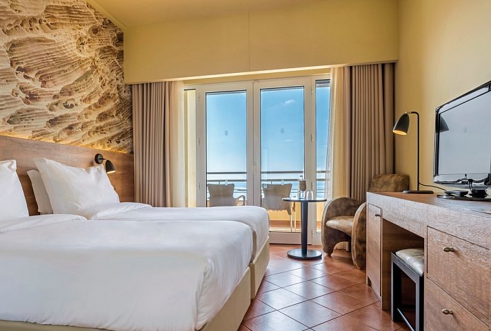 Calheta Beach - Wohnbeispiel Doppelzimmer Meerblick (Zimmercodierungen DBM, D1M & DBD)
