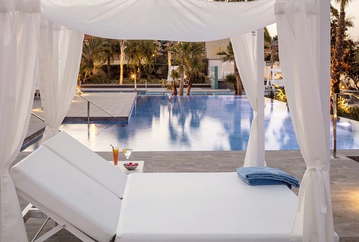 Aqua Hotel Silhouette & Spa