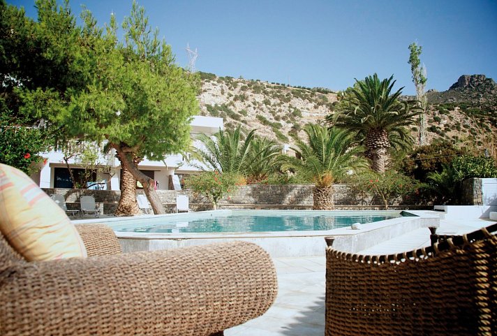 Avra Palm