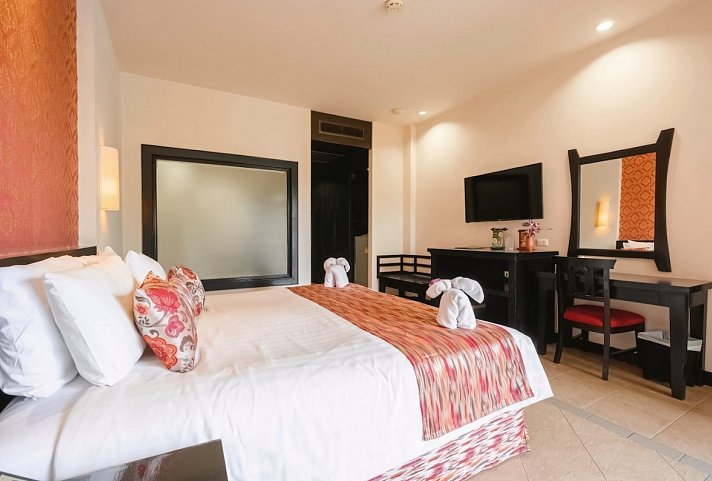 Horizon Karon Beach Resort & Spa