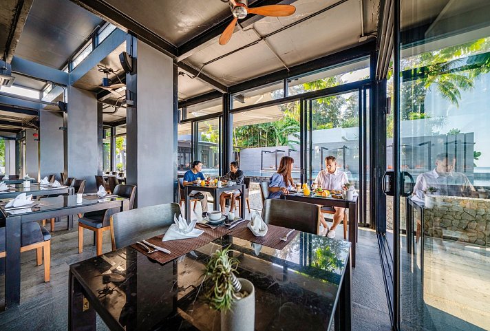 Aleenta Phuket - Restaurant „The Edge