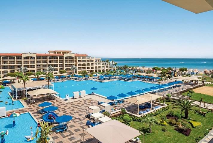 Pickalbatros White Beach Resort