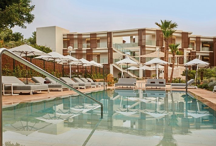 The Club Cala San Miguel Hotel Ibiza, Curio Collection by Hilton