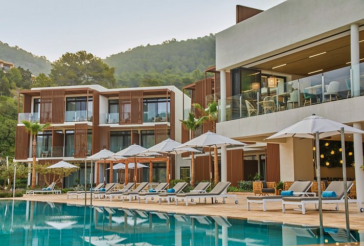 The Club Cala San Miguel Hotel Ibiza, Curio Collection by Hilton