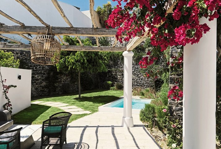 Katikies Garden