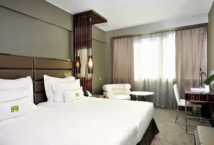 Altis Grand Hotel - Wohnbeispiel Doppelzimmer Deluxe (Zimmercodierung DD1)