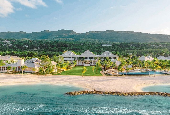 Eclipse at Half Moon