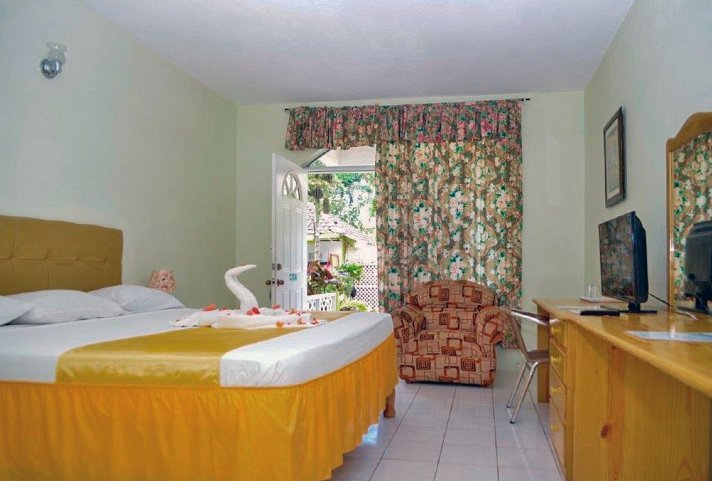 Fun Holiday Beach Resort