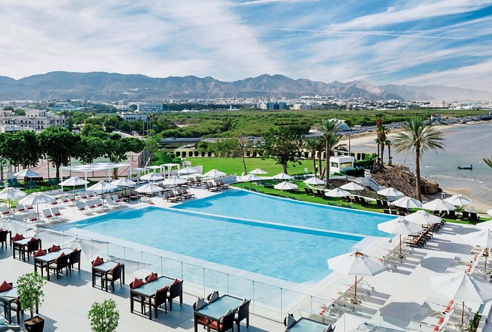 Crowne Plaza Muscat