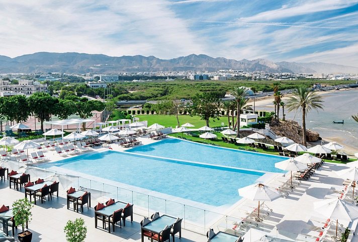 Crowne Plaza Muscat