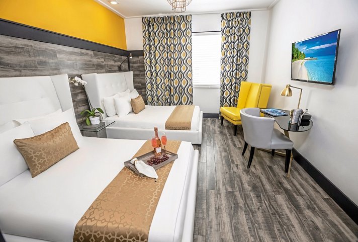 Catalina Hotel