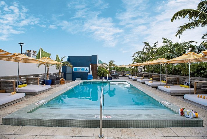 Catalina Hotel