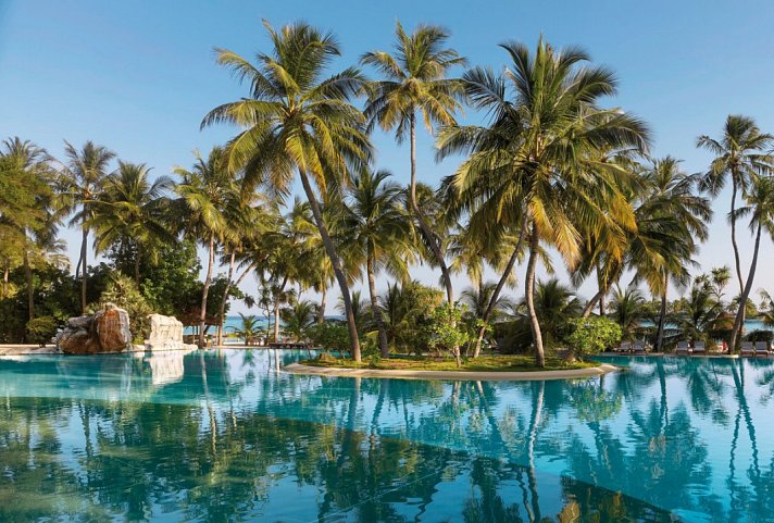 Villa Park Sun Island