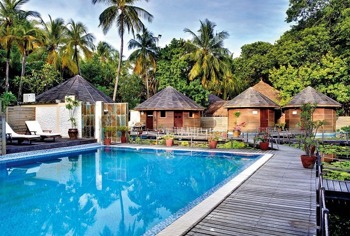 Nika Island Resort & Spa