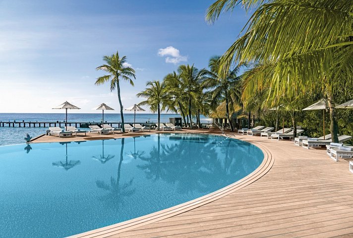 Komandoo Island Resort & Spa