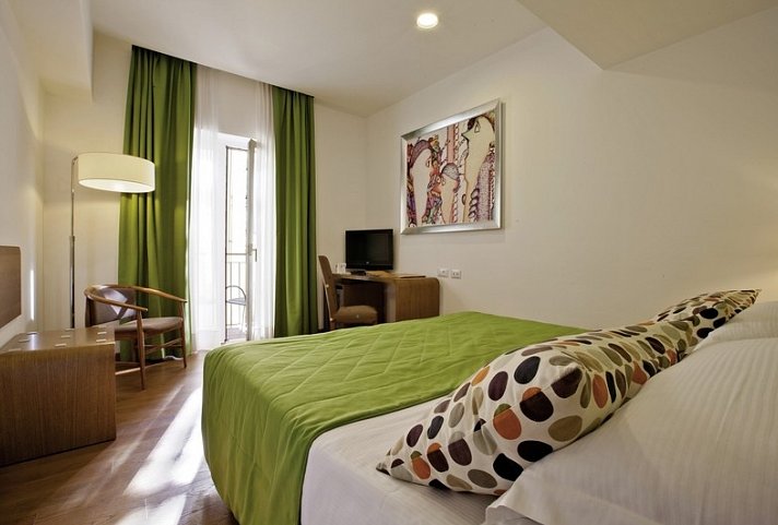 Plaza Sorrento - Wohnbeispiel Klassik-Zimmer