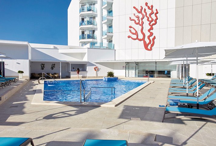 Universal Hotel Perla