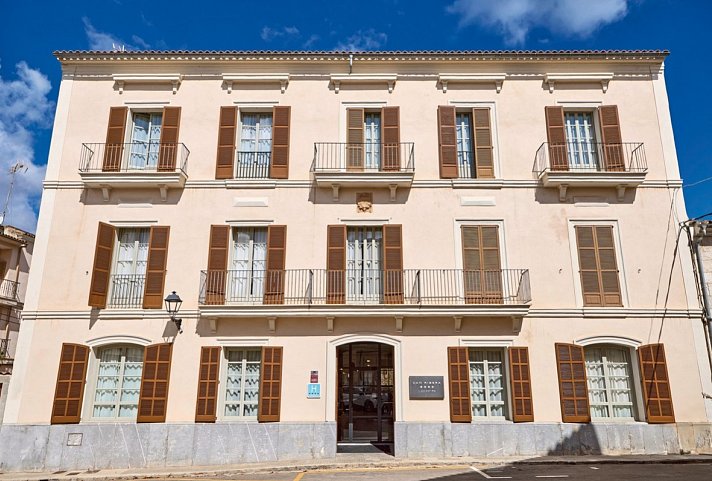 Can Ribera by Zafiro