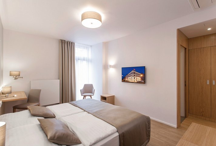 Hotel Carol