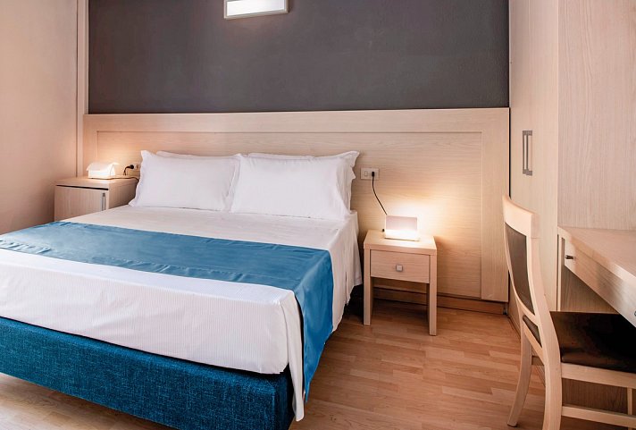 Baia Imperiale - Wohnbeispiel Doppelzimmer Classic (Zimmercodierung DB1)